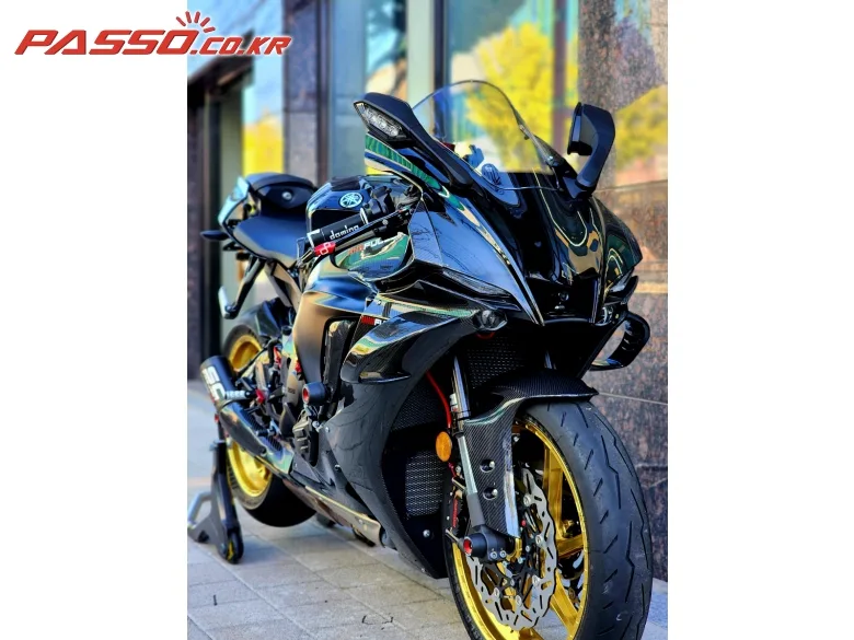야마하 YZF R1 2022 블랙 사진 5