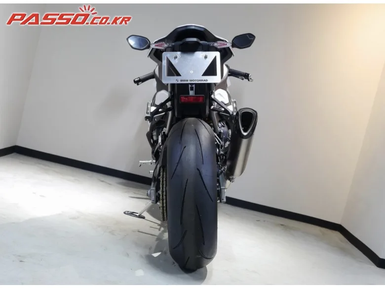 BMW S 1000 RR M팩키지 2026 화이트 사진 4