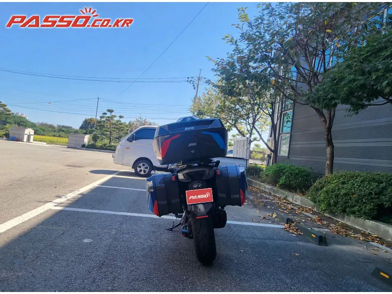 BMW R 1300 RT 2026 블루 사진 3