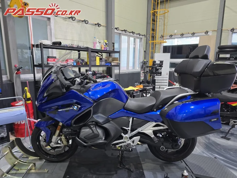 BMW R 1250 RT 2023 블루 사진 2