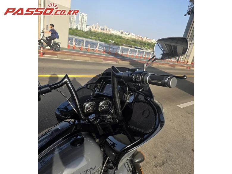 할리데이비슨 로드 글라이드 ST 2022 블랙 사진 4