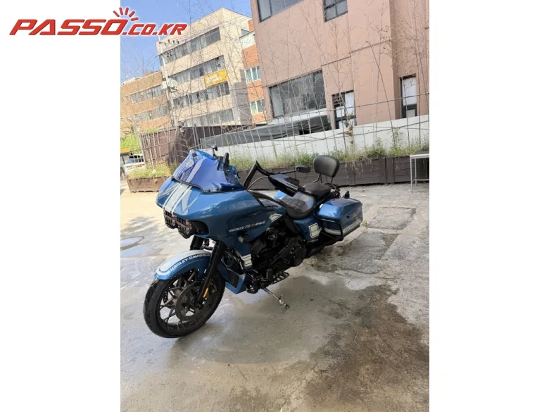 할리데이비슨 로드 글라이드 ST 2023 블루 사진 2