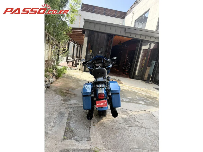 할리데이비슨 로드 글라이드 ST 2023 블루 사진 3
