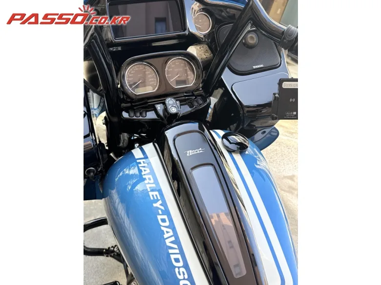 할리데이비슨 로드 글라이드 ST 2023 블루 사진 8