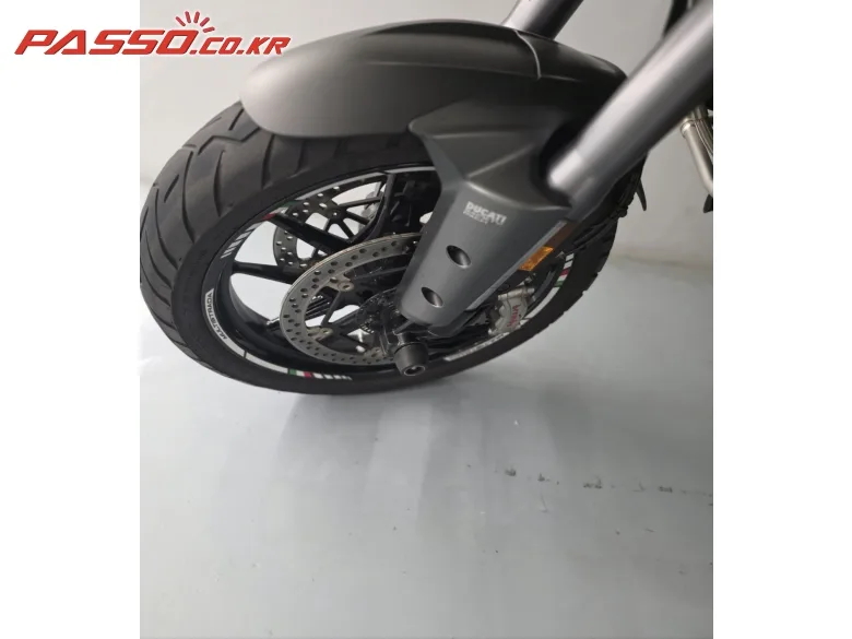두카티 멀티스트라다 V4 S 2021 실버 사진 4