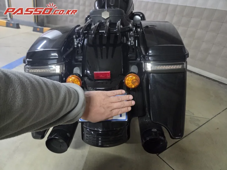 할리데이비슨 로드킹 스페셜 2022 블랙 사진 3