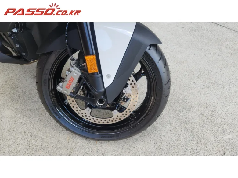 BMW R 1300 RT 2026 화이트 사진 4