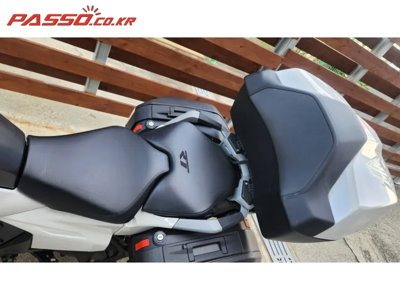 BMW R 1300 RT 2026 화이트 사진 8