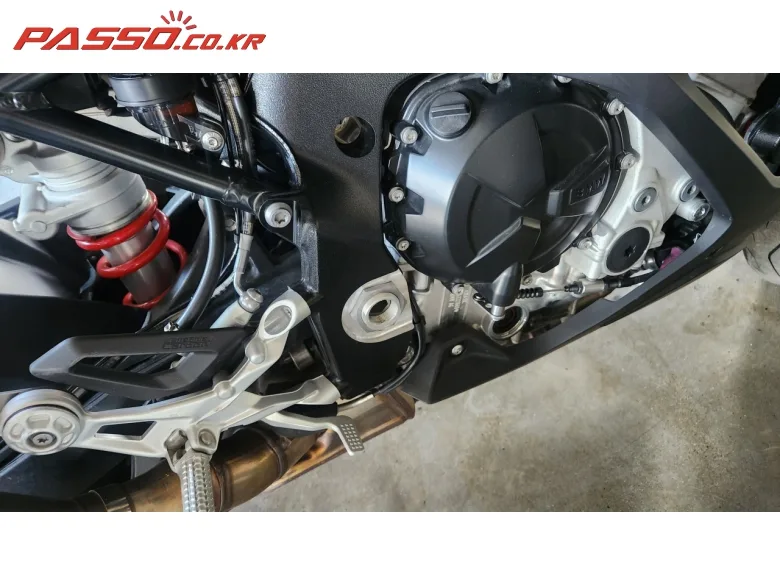 BMW S 1000 RR 2023 블랙 사진 5