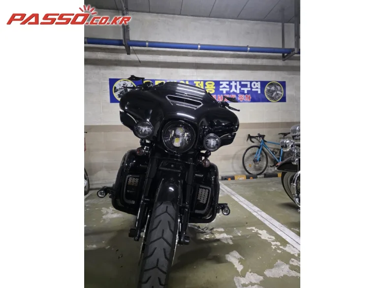 할리데이비슨 CVO 스트리트 글라이드 2022 블랙 사진 6
