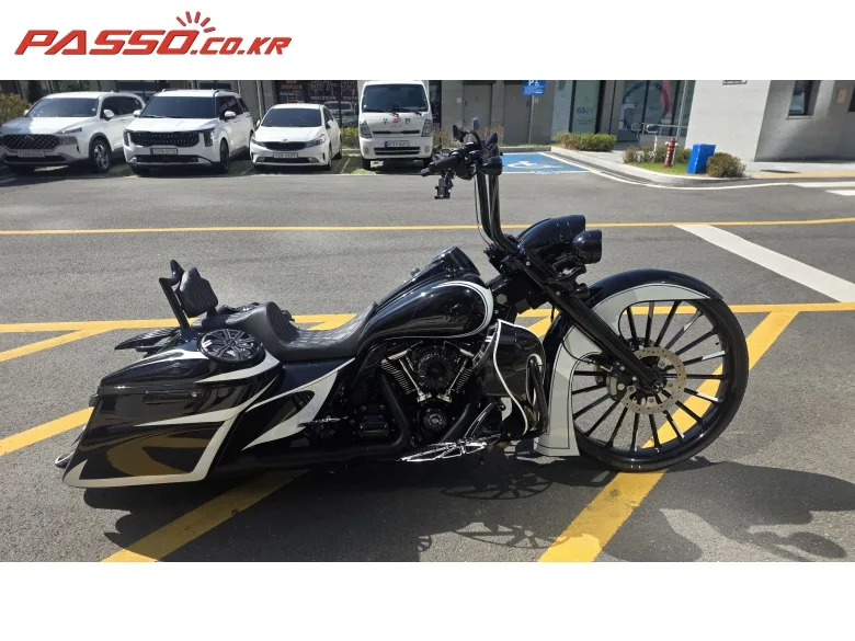 할리데이비슨 로드킹 스페셜 2021 블랙 사진 1