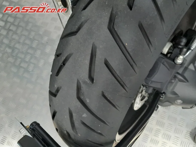 BMW R 12 나인 티 2025 화이트 사진 6