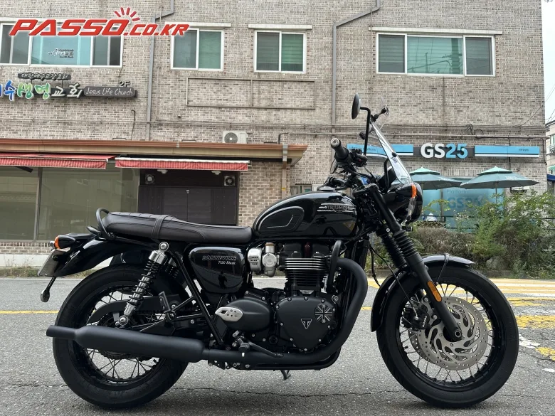트라이엄프 본네빌 T120 블랙 2025 블랙 사진 1