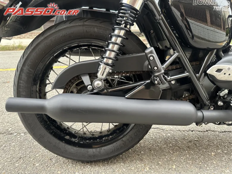트라이엄프 본네빌 T120 블랙 2025 블랙 사진 7