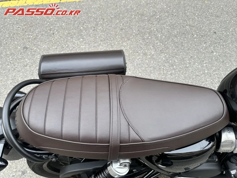 트라이엄프 본네빌 T120 블랙 2025 블랙 사진 8