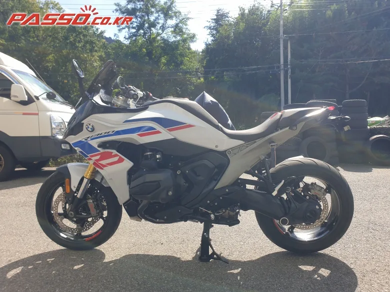 BMW R 1300 RS 2026 화이트 사진 2
