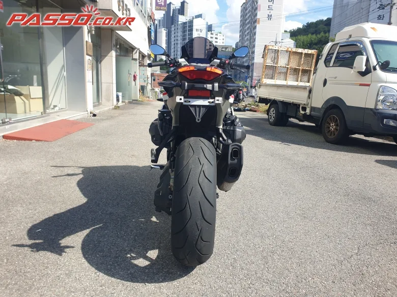 BMW R 1300 RS 2026 화이트 사진 3