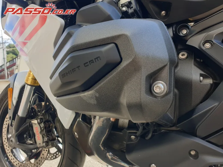 BMW R 1300 RS 2026 화이트 사진 5