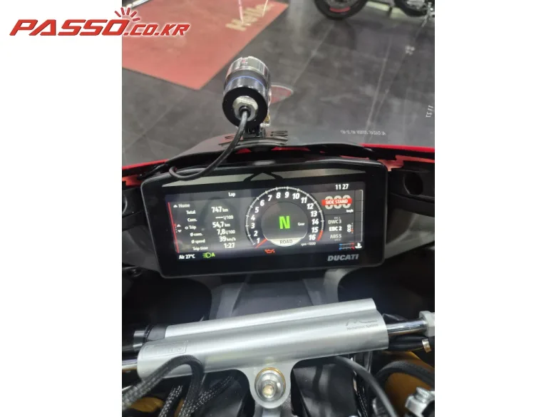 두카티 파니갈레 V4 S 2025 레드 사진 7