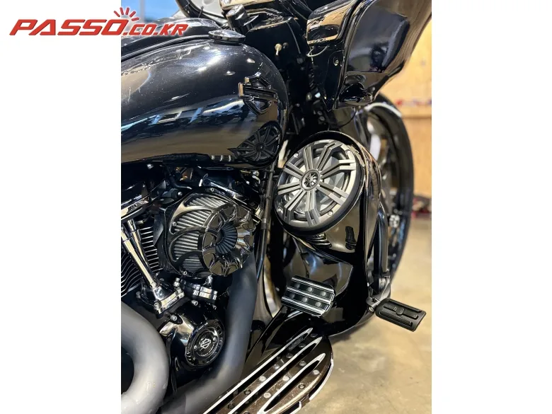 할리데이비슨 로드 글라이드 스페셜 2021 블랙 사진 5