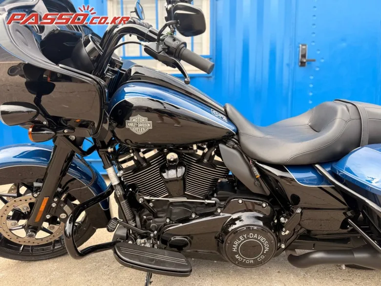 할리데이비슨 CVO 로드 글라이드 ST 2022 블루 사진 8