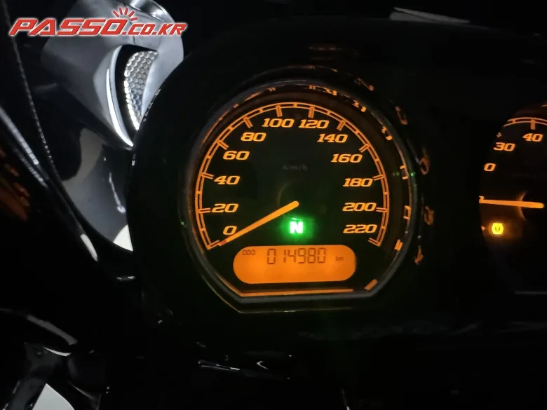 할리데이비슨 로드 글라이드 ST 2022 블랙 사진 5