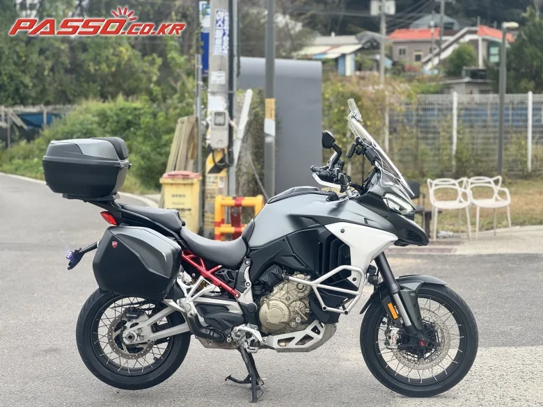 두카티 멀티스트라다 V4 S 2021 화이트 사진 1