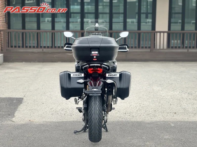 두카티 멀티스트라다 V4 S 2021 화이트 사진 3