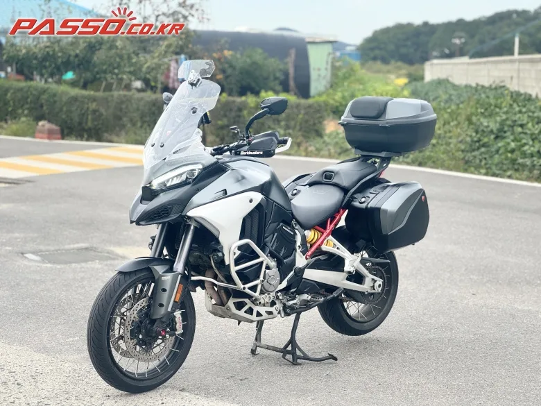두카티 멀티스트라다 V4 S 2021 화이트 사진 6
