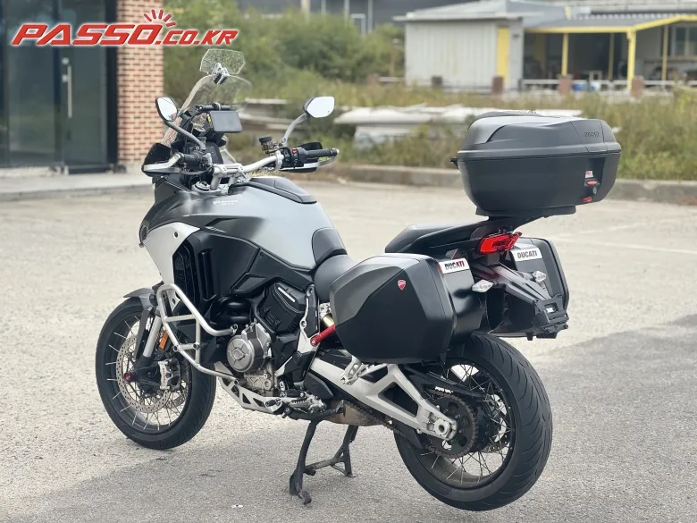 두카티 멀티스트라다 V4 S 2021 화이트 사진 8