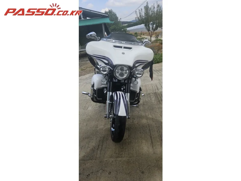 할리데이비슨 CVO 스트리트 글라이드 2016 화이트 사진 2