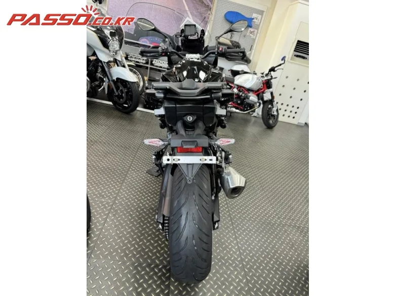 BMW S 1000 XR 2025 블랙 사진 3