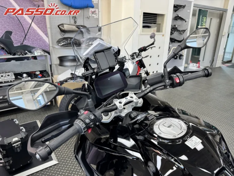 BMW S 1000 XR 2025 블랙 사진 4