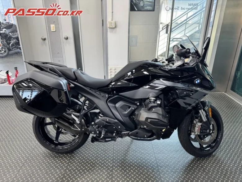 BMW R 1300 RS 2026 블랙 사진 1