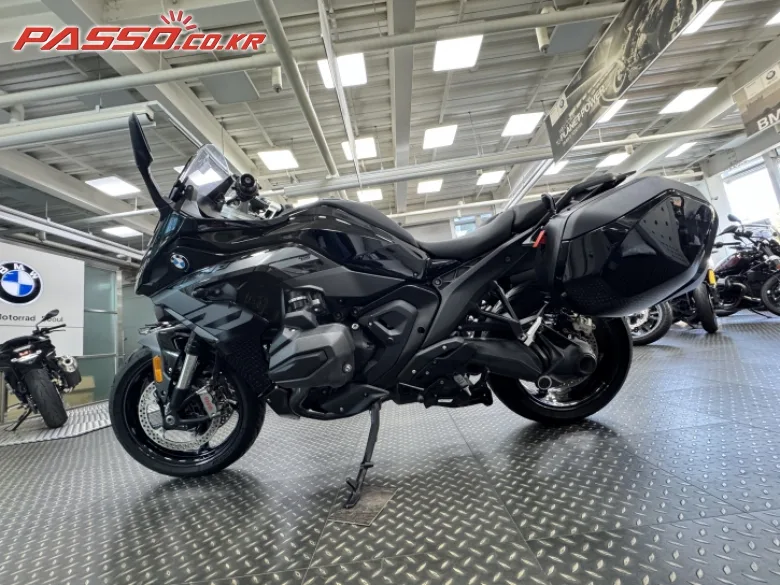 BMW R 1300 RS 2026 블랙 사진 2