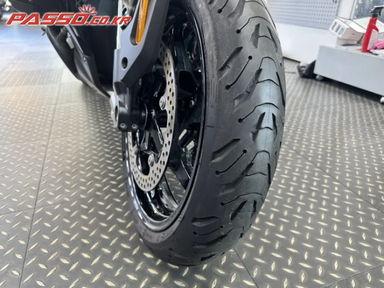 BMW R 1300 RS 2026 블랙 사진 6