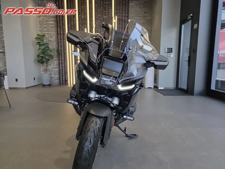BMW R 1300 RT 2025 블랙 사진 1