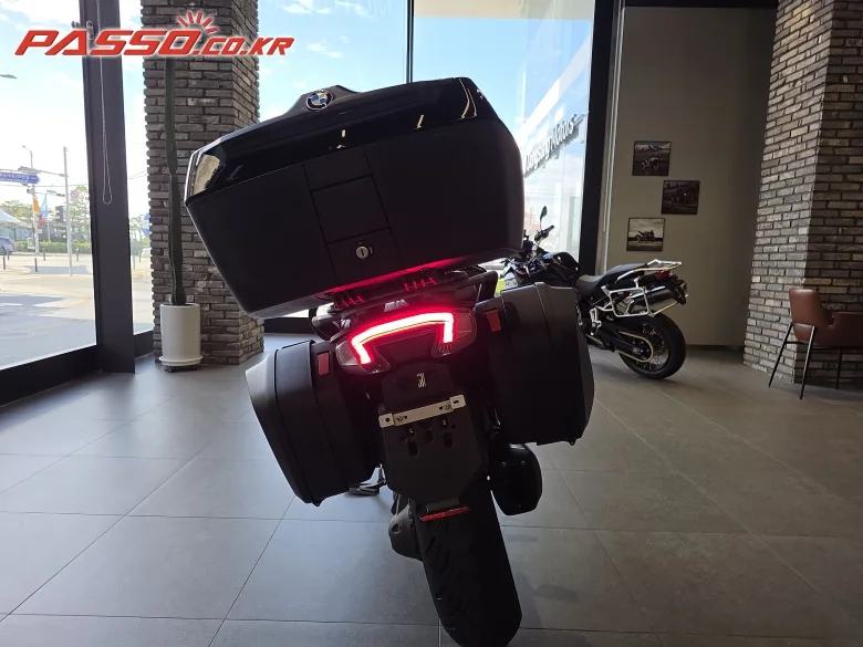 BMW R 1300 RT 2025 블랙 사진 2