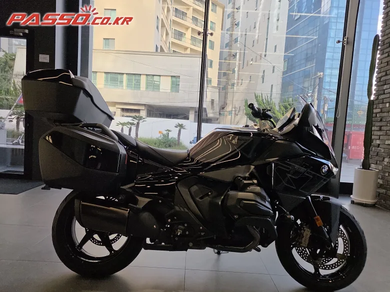 BMW R 1300 RT 2025 블랙 사진 4