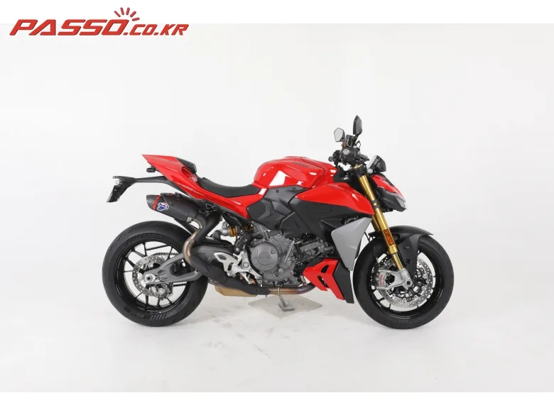 두카티 파니갈레 V2 S 2025 레드 사진 1