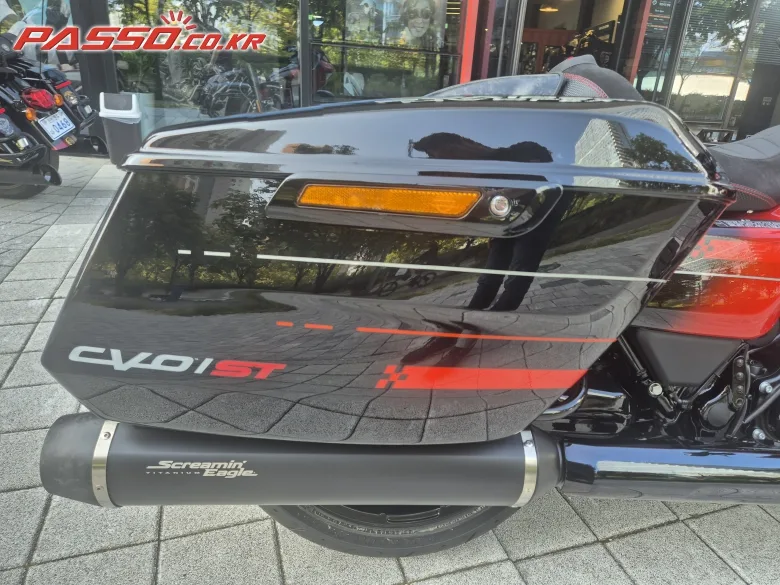 할리데이비슨 CVO 로드 글라이드 ST 2026 레드 사진 7