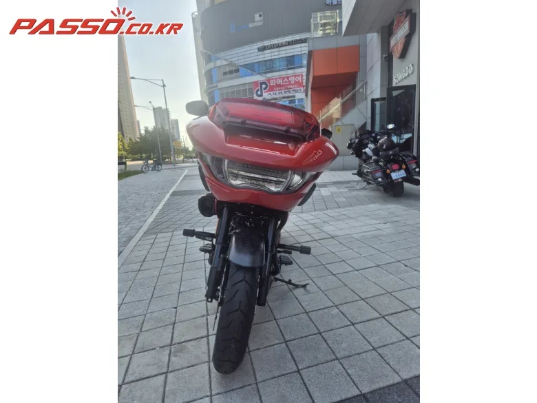 할리데이비슨 CVO 로드 글라이드 ST 2026 레드 사진 8