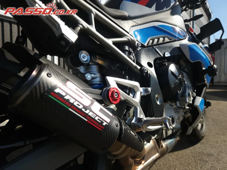 BMW M 1000 R 2026 화이트 사진 7