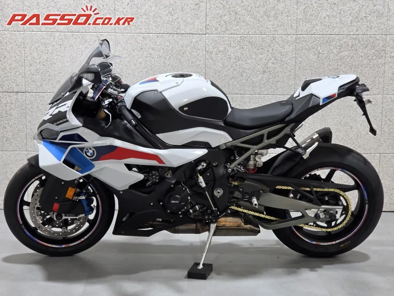 BMW S 1000 RR 2026 화이트 사진 2