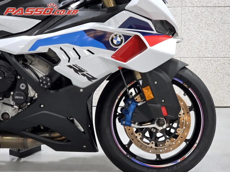 BMW S 1000 RR 2026 화이트 사진 6