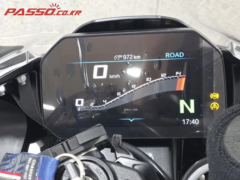 BMW S 1000 RR 2026 화이트 사진 8