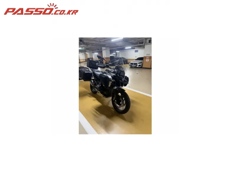 BMW R 1300 GS 어드벤쳐 2026 블랙 사진 2