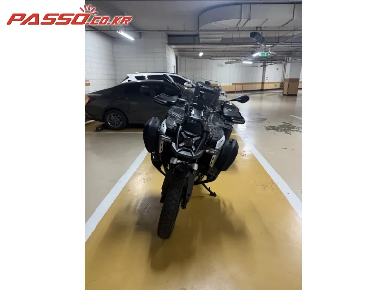 BMW R 1300 GS 어드벤쳐 2026 블랙 사진 3