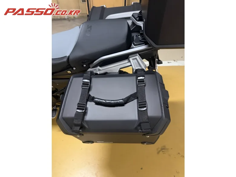 BMW R 1300 GS 어드벤쳐 2026 블랙 사진 8