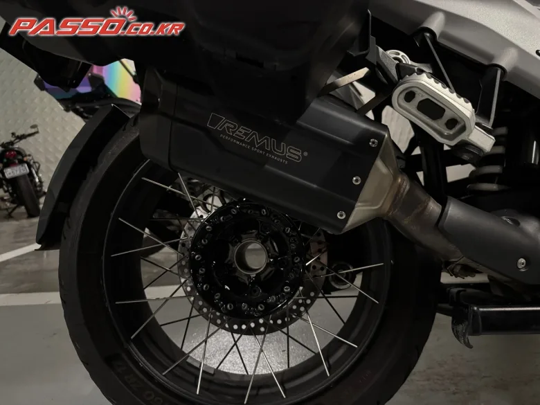 BMW R 1300 GS 2024 화이트 사진 5